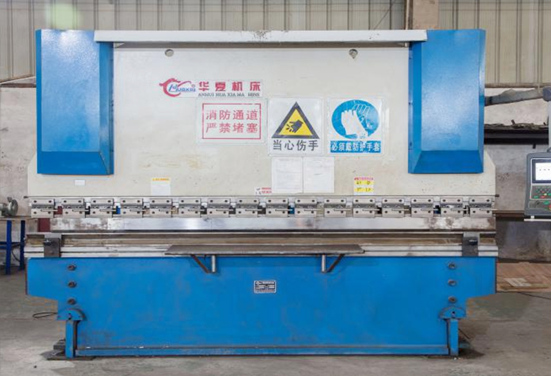 普顯數控折彎機.jpg