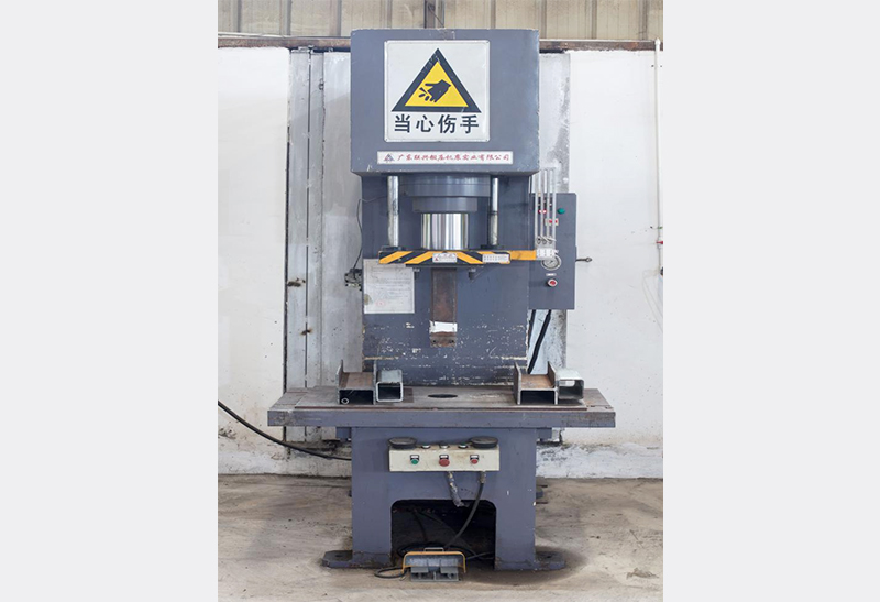 T油壓機（聯(lián)興.jpg